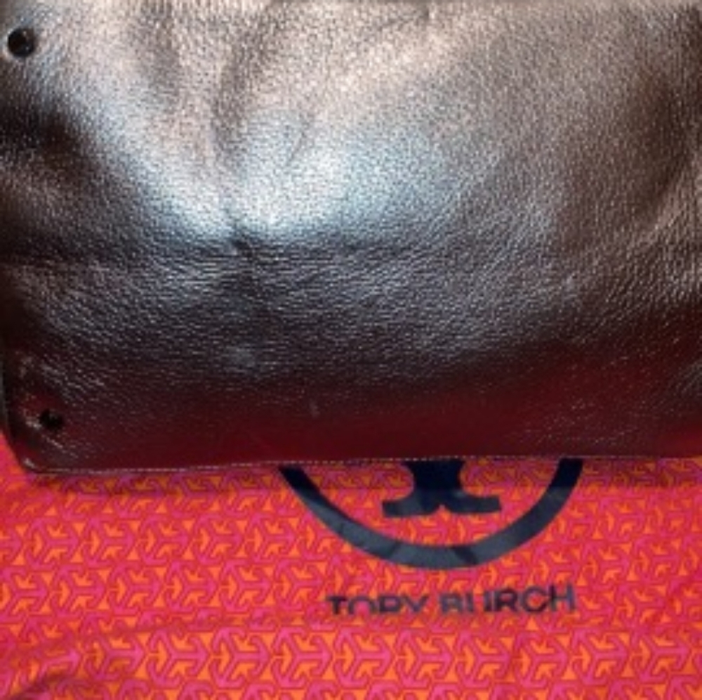 Tory Burch silver purse - Picture 6 of 8